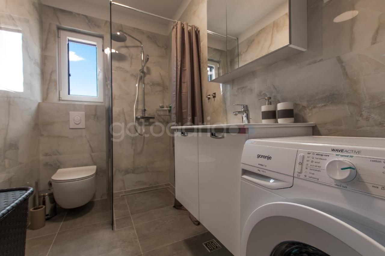 Sea View Apartments Diana มาคาร์สกา ภายนอก รูปภาพ